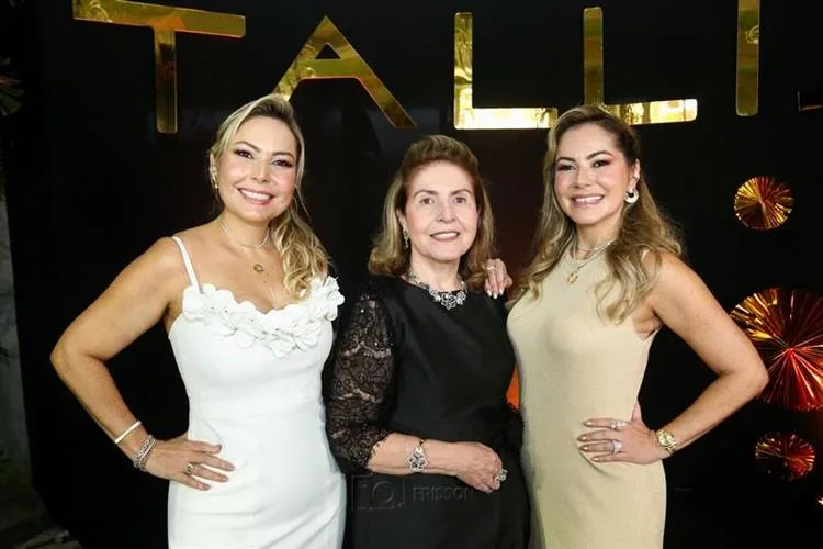 Tallis Joias reúne seletas convidadas em tradicional almoço de Dia das Mães