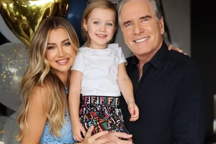 Roberto Justus comemora 69 anos ao lado da família