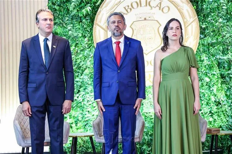 Camilo Santana, Luiz Carlos Barreto e mais personalidades recebem Medalha da Abolição 2024