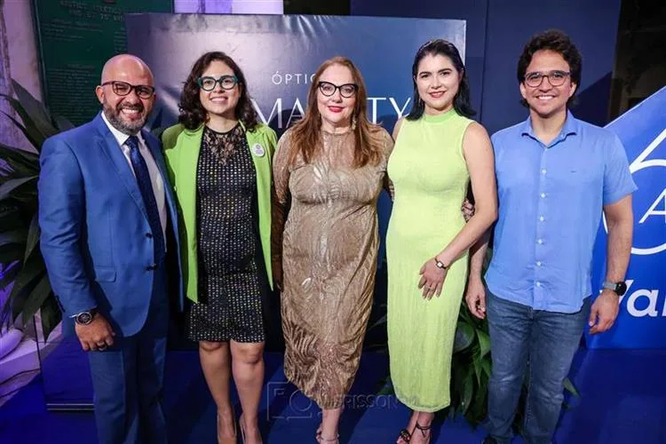 Óptica Itamaraty e Essilor promovem comemoração do Dia do Oftalmologista