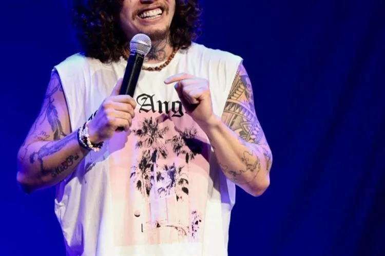 Whindersson Nunes anuncia show em Fortaleza em prol do Rio Grande do Sul