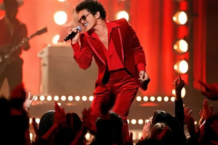 Bruno Mars anuncia quatro shows extras no Brasil; veja datas e locais
