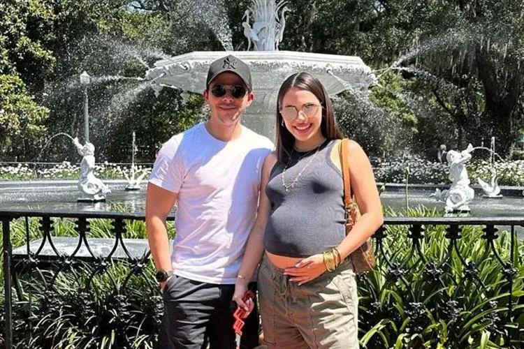 Nicole Vasconcelos e Pedro Paulo Carapeba desfrutam dias animados em Savannah, Geórgia