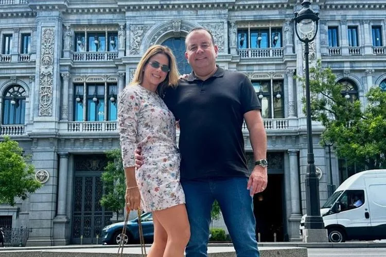 Juliana Roma comemora aniversário na Espanha