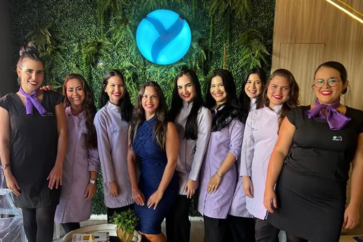 Dentistas levam tratamento odontológico, estética e depilação a laser de alto padrão para municípios