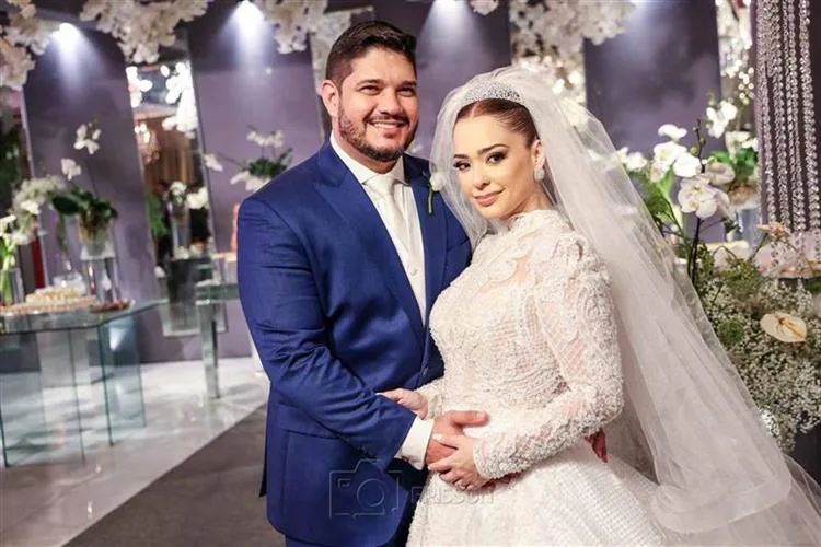 Emoção dá o tom no matrimônio de Luiza Gazzineo e Felipe Cabral