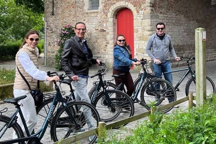 Fernando Gurgel, Aristófanes Canamary, Vânia Canamary e Cristiane Canamary se divertem em Bruges
