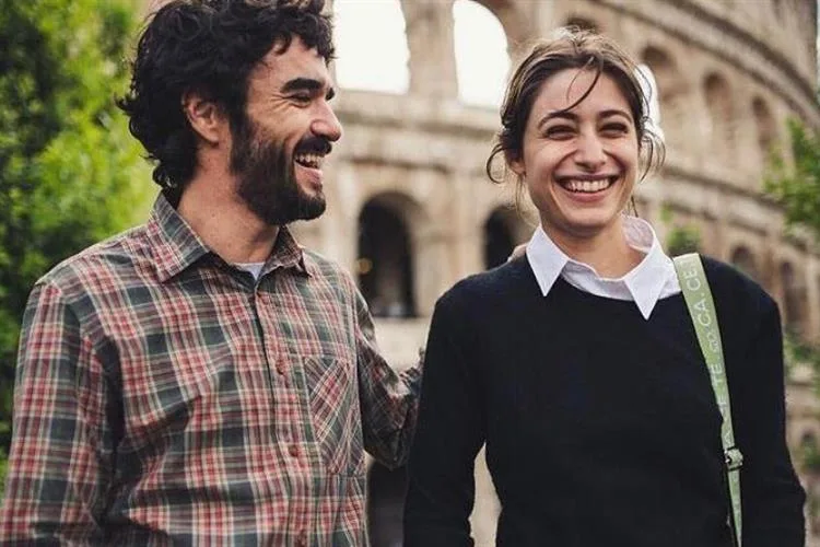 Luisa Arraes se declara em aniversário de Caio Blat