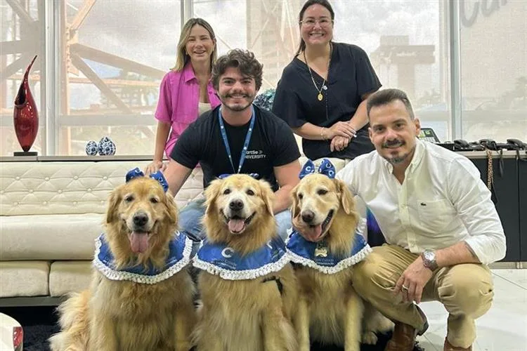 Pet Terapia leva alegria para o Grupo Cidade de Comunicação