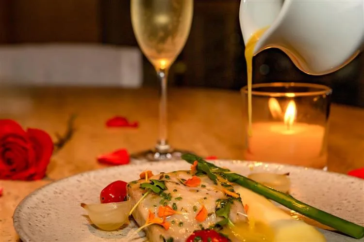 Restaurante Emile e Rooftop, em Copacabana, preparam menu especial para Dia dos Namorados