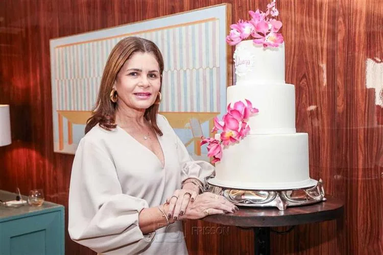 Liliana Linhares festeja nova idade em almoço intimista