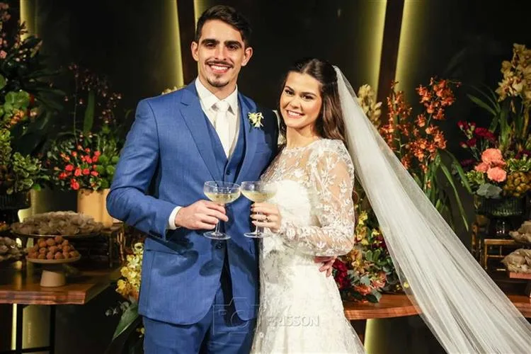 Lize Bezerra de Menezes e Gabriel Sanford celebram matrimônio