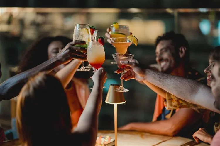 Gran Marquise promove jantar romântico para os namorados e balada no Rooftop para solteiros