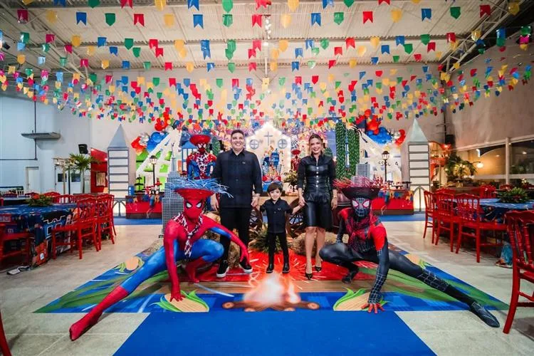 Rhanna Monteiro e Diego Pereira festejam os quatro anos de Dieguinho com animado arraiá