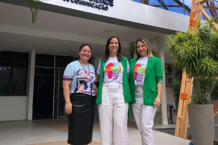 Lia Freitas divulga Festival Ceará Sem Fome em visita ao Grupo Cidade