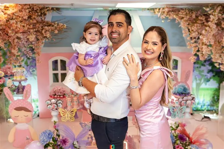 Larissa e Igor Pinto festejam primeiro aniversário da filha Esther