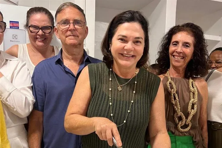 Sophia Erel ganha os parabéns de amigos e colaboradores da Clínica Essence