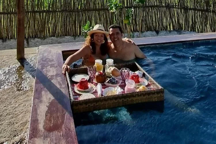 Analu curte dias de descanso e celebração ao lado do marido, Ricardo Diogo, em Amontada