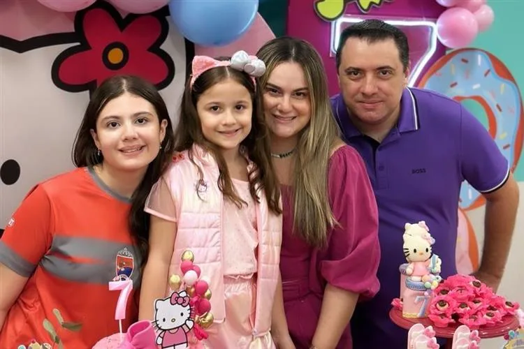 Karla Benevides e Victor Rocha celebram aniversário da filha Alice