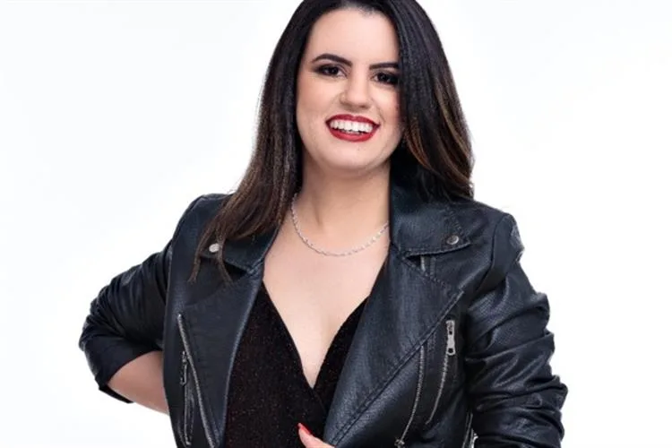 Cantora Rafha Porto celebra Dia de São Pedro em Brasília Teimosa