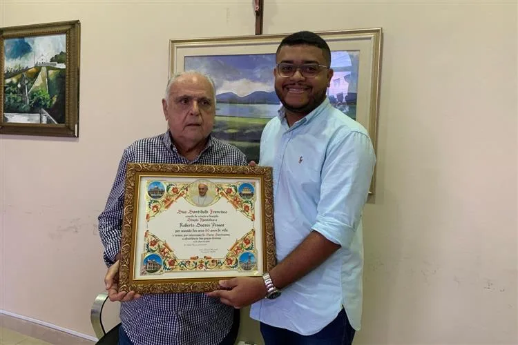 Prefeito de Maracanaú, Roberto Pessoa, recebe Bênção Apostólica do Papa Francisco