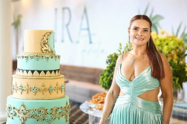 Frisson e alegria marcam a party pelos 50 anos de Ira Frota, no Barbra’s Náutico