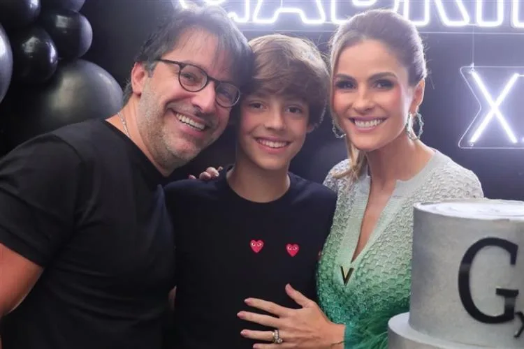 Mariana Mota e Francisco Marinho armam surprise b-day nos 14 anos do filho Gabriel