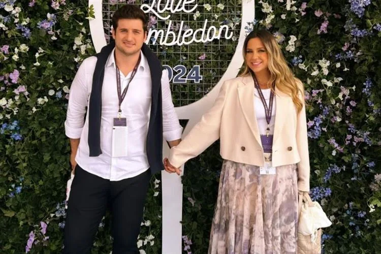 Fernanda Levy prestigia Wimbledon 2024 com o esposo, Omar, e os sogros, Patrícia e Amarílio Macedo