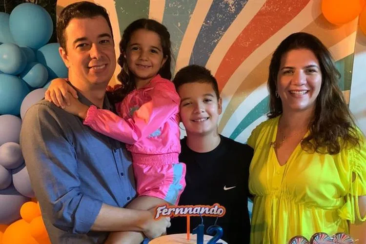 Lucihana e Gennaro Reis armam festa em torno do filho Fernnando