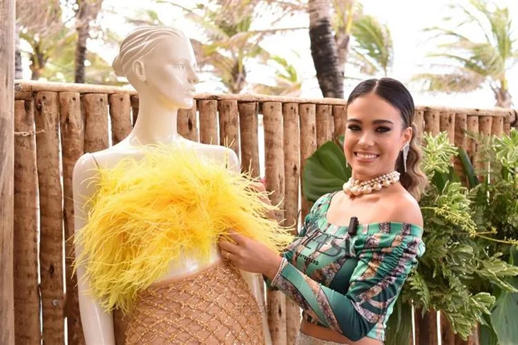 Theresa reúne gente fina e elegante em sunset temático de micareta