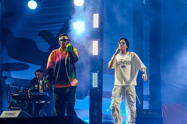 Com milhões de plays nas plataformas musicais, Kaká e Pedrinho lançam a primeira festa oficial