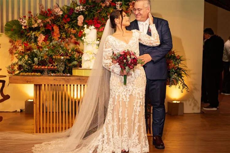 Casamento de Stênio Muniz e Josy Saraiva reúne elite política e artística