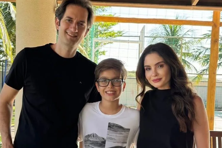 Denise e Daniel Pio celebram os 12 anos do filho Benício