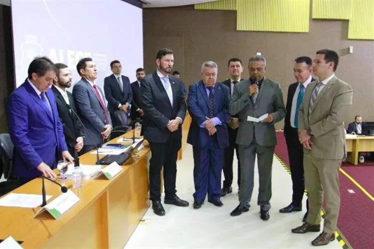 Evaldo Costa é empossado como deputado estadual na Assembleia Legislativa do Ceará