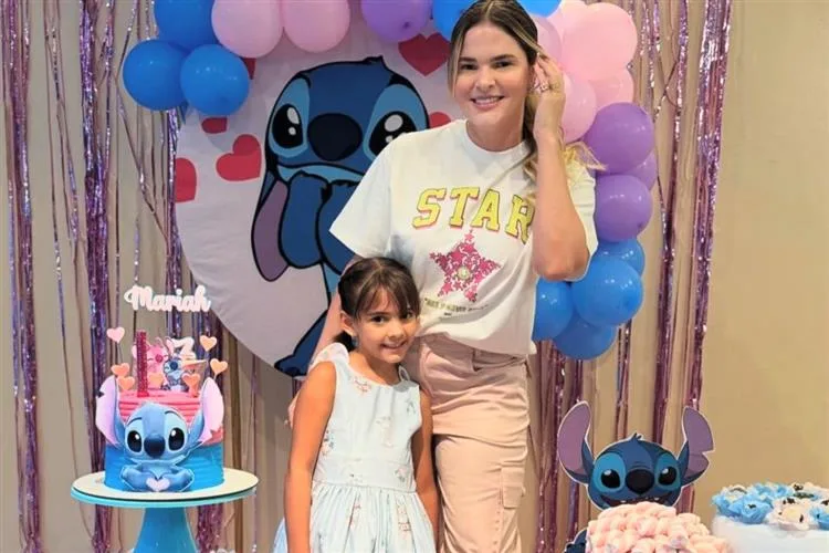 Carol Ciarlini promove festa do pijama para celebrar os sete anos da filha Mariah