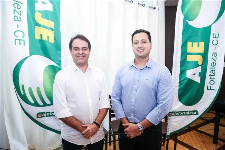 Evandro Leitão reflete futuro fortalezense em evento da AJE