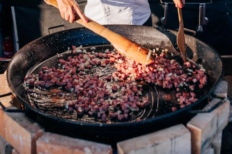 Festival Torresmofest leva gastronomia, cultura e lazer aos shoppings RioMar em Fortaleza