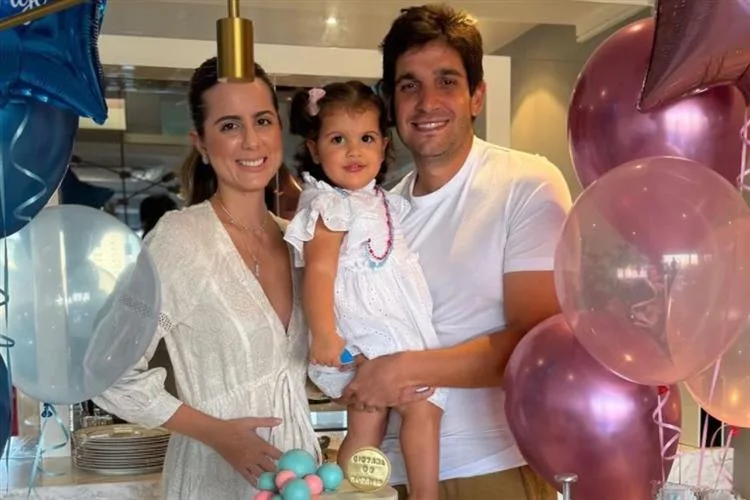 Bia e Wagner Teixeira radiantes com a espera da segunda filha