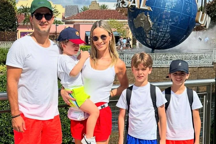 Tassia Ferreira e Erico Romcy em clima de diversão em Orlando com os filhos