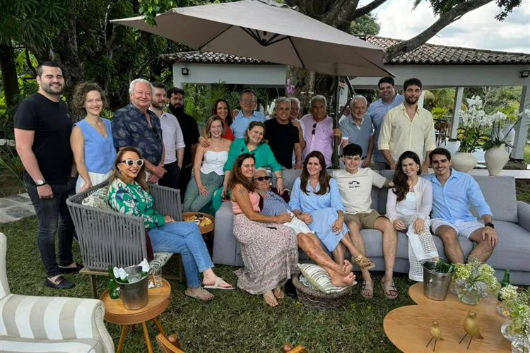Ivan Bezerra comemora chegada aos 92 anos em família no Crato
