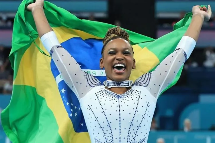 Rebeca Andrade é medalha de prata no salto da Ginástica Artística nas Olimpíadas 2024 em Paris