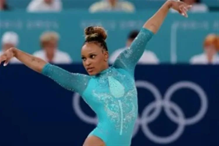 Rebeca Andrade se consagra com a Medalha de Ouro no solo da Ginástica Artística nas Olimpíadas