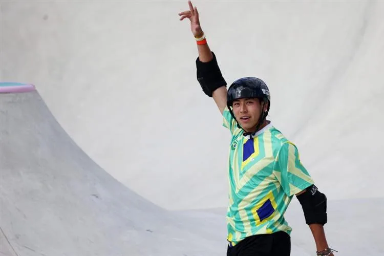 Augusto Akio garante a medalha de bronze no Skate Park nas Olimpíadas 2024