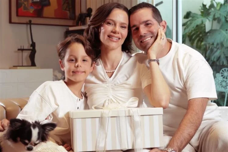 Paulinha Sampaio e Felipe Rocha anunciam que vem ai uma menina para completar a família
