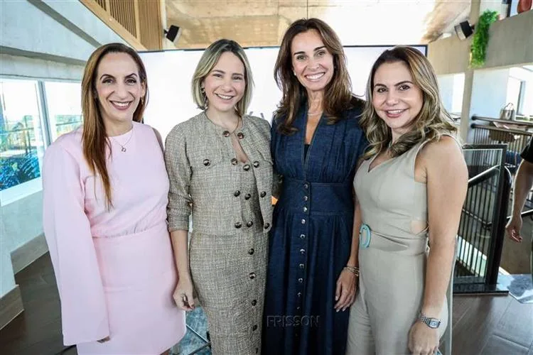 Geyze Diniz recebe homenagem em prestigiado almoço na capital cearense