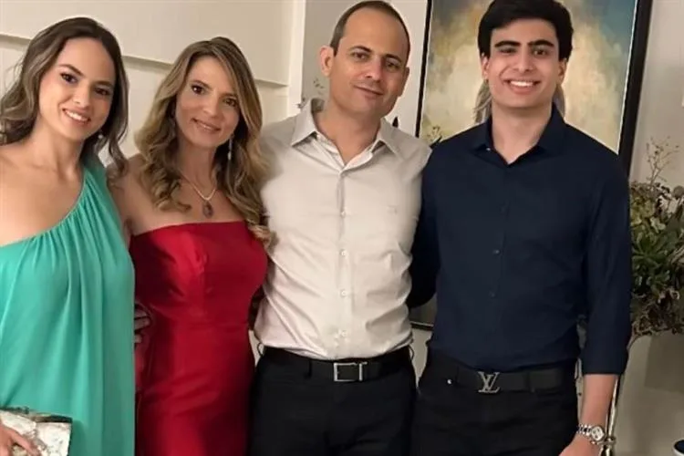 Michelle Aragão reuniu familiares e amigos para o aniversário do filho Alexandre