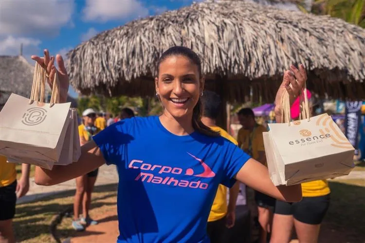 Clínica Essence distribui hidratantes e protetor solar para os participantes da Sunrise Run Brasil