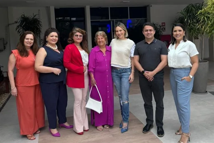 Ana Lúcia Mota é recebida por Gaída Dias em visita ao Grupo Cidade