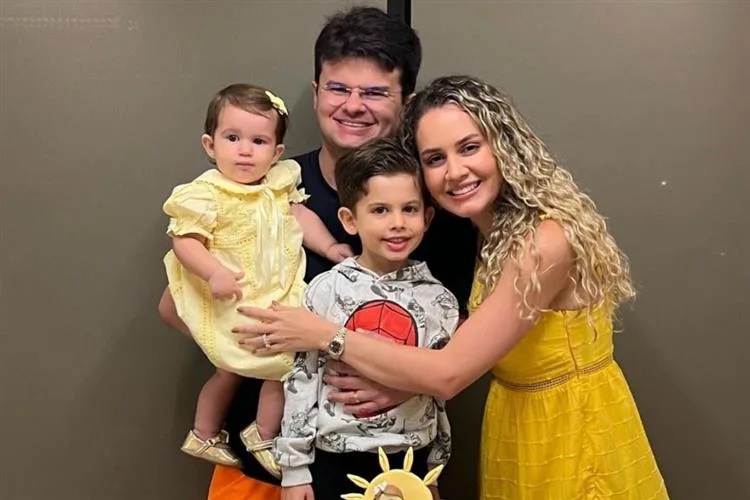 Hanna e Thiago Joca festejam os primeiros 365 sorrisos da filha Maria Rita