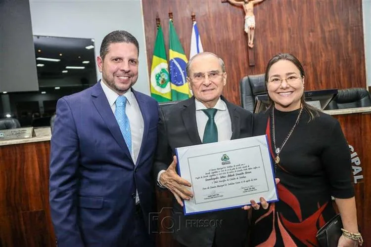Desembargador Abelardo Benevides recebe Título de Cidadão Fortalezense